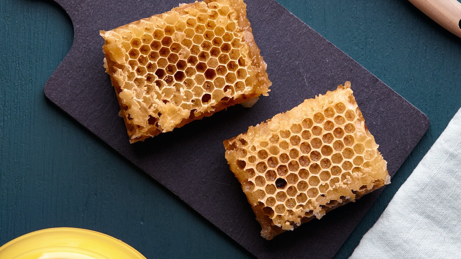 Exploring the Flavor Spectrum: How Honey Varietals Influence Taste Profiles